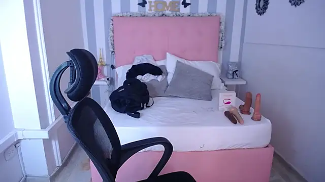 Lunna boobs online show from November 25, 4:36 am