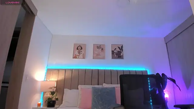 Victoria romanox online show from October 3, 6:35 pm