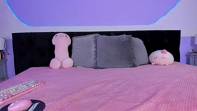 Julieta Cortes   online show from October 24, 12:56 pm