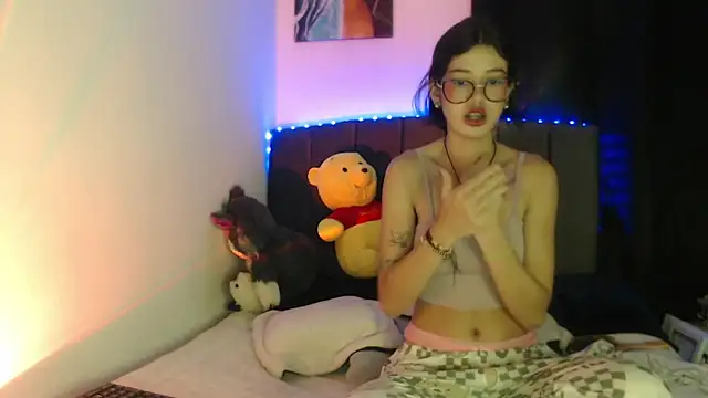 ily bea online show from April 12, 1:19 am