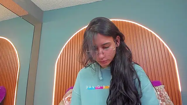 NayeCloud online show from February 3, 3:59 am