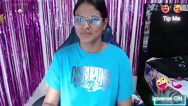 SweetAlmaa online show from February 22, 1:23 pm