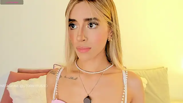 StormiRusso online show from March 21, 1:43 am