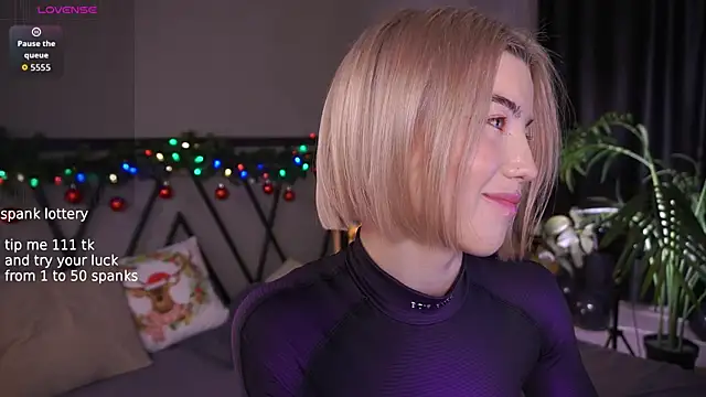 LindaThacker online show from December 23, 4:27 am