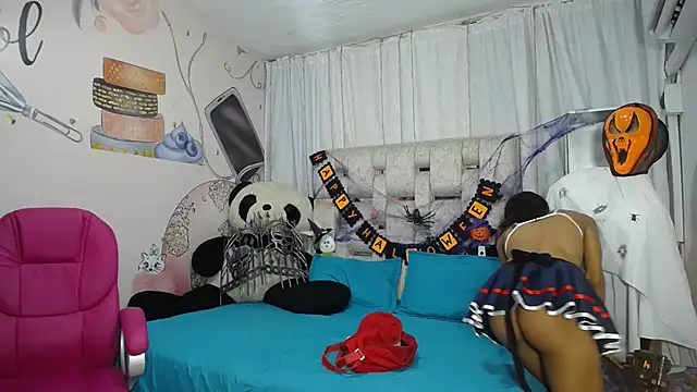 EMMA SWEETT1 online show from November 5, 12:32 pm