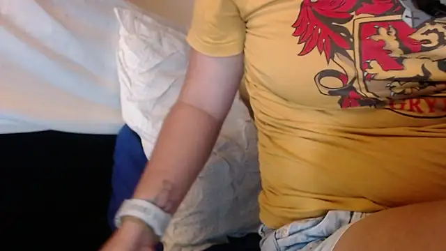 carlajames  online show from September 19, 11:04 pm