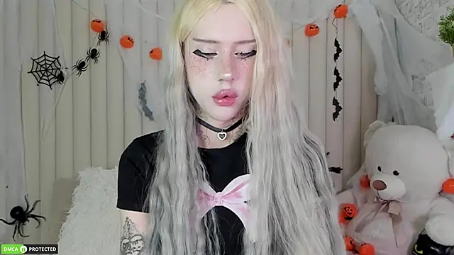 Joy Barker online show from October 31, 1:48 pm