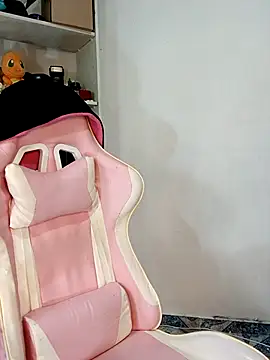 ItsNaiixa online show from April 5, 10:09 pm