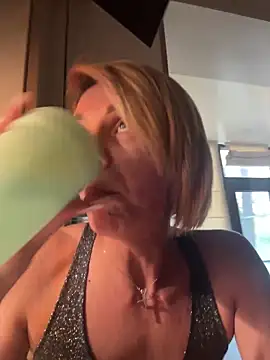 tanyagrey online show from November 27, 9:12 am