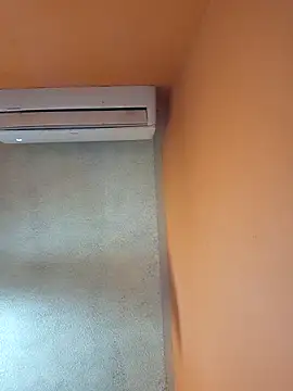 miicheele32 online show from October 26, 9:05 am