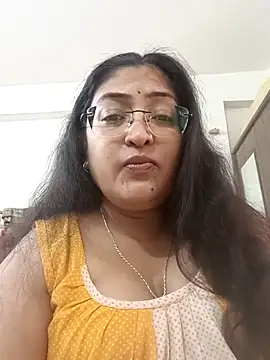 LAVERNIYA  online show from November 27, 7:55 am