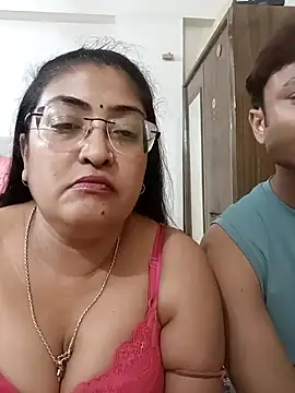 LAVERNIYA  online show from November 9, 6:48 pm