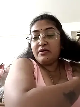 LAVERNIYA  online show from September 12, 2:13 pm