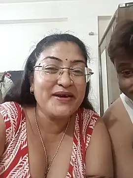 LAVERNIYA  online show from November 12, 8:07 pm