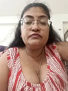 LAVERNIYA  online show from November 4, 2:33 pm