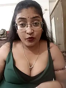 LAVERNIYA  online show from October 11, 8:11 pm