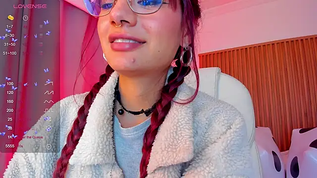 sophiecherry  online show from October 3, 1:43 am