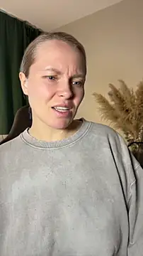 Charming Daphny online show from April 11, 6:30 am