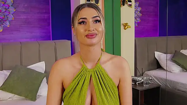 LoraDevine online show from November 28, 11:41 pm