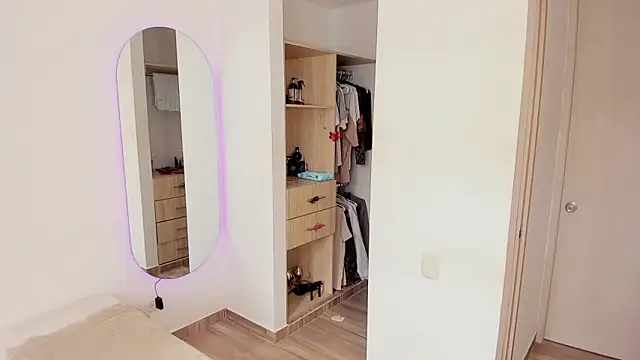 rose scottt online show from November 9, 5:20 pm