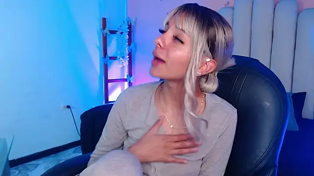 peyton golden1 online show from October 5, 4:28 am