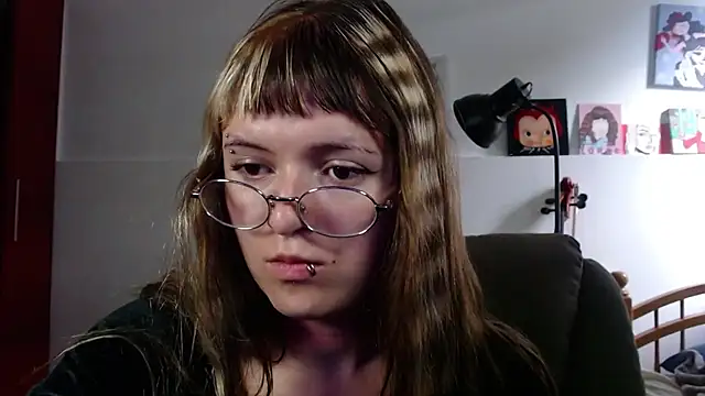 NEXT DOOR GIRL  online show from September 22, 10:08 pm