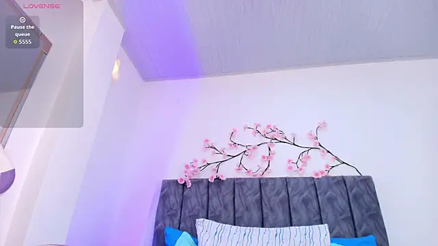 Sophiee Velvet online show from June 3, 4:12 pm