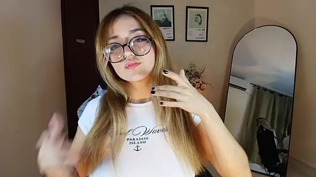 SweetJennaa online show from June 30, 3:06 am