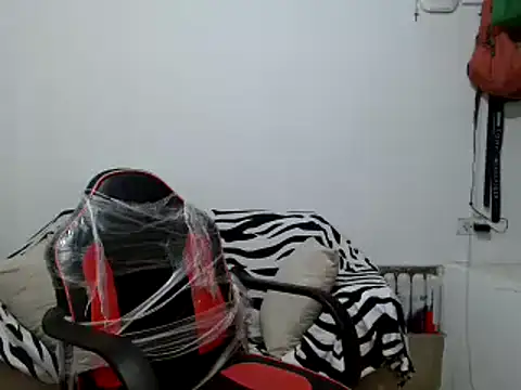 miriam775 online show from January 14, 2:00 pm