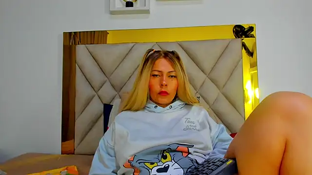 ariana-martins online show from November 29, 3:43 am