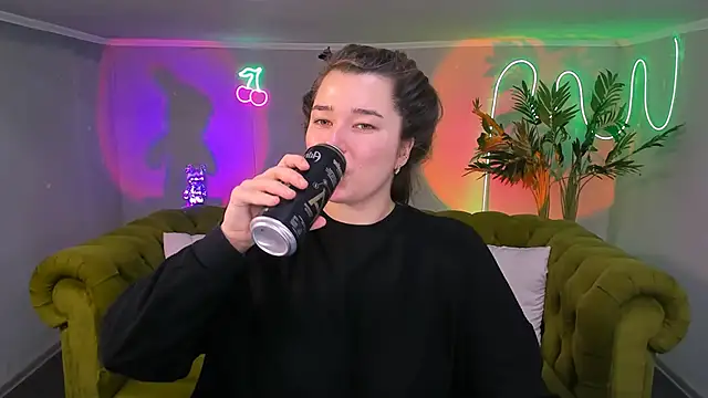  Sun Shy  online show from December 2, 9:10 am