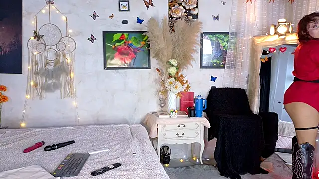 Kyara Queen online show from April 9, 6:02 pm