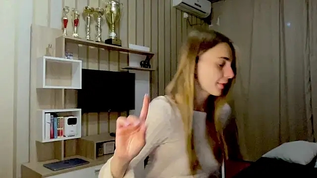 GraceTorrez online show from October 4, 5:28 pm