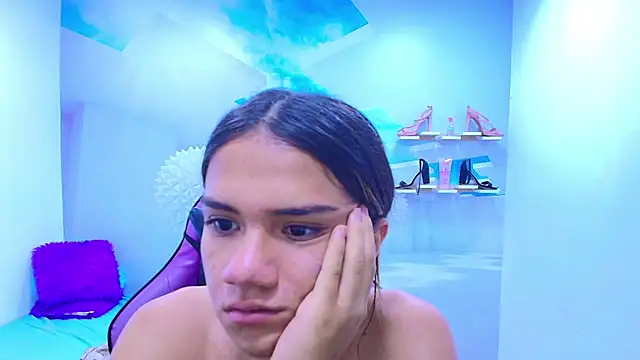 DEMI LEED online show from December 16, 8:15 pm