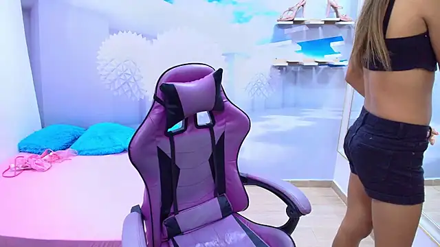 DEMI LEED online show from April 10, 12:00 pm