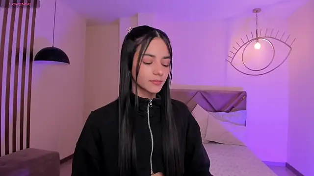 HannahJamesX online show from September 13, 6:27 pm