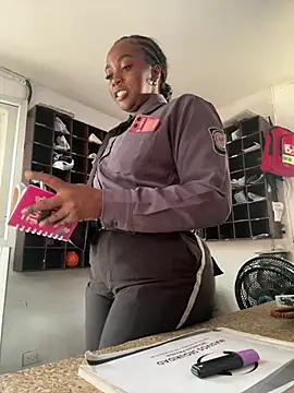 CiaraEbony online show from April 17, 10:23 pm