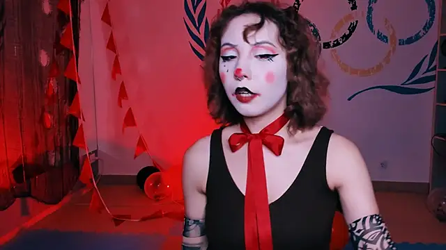 JasmineMilko online show from October 27, 5:25 am