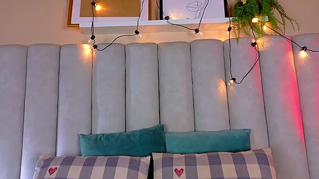 EngelStone online show from October 27, 7:52 pm