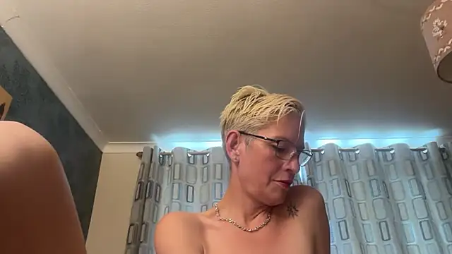 JennyHazel1 online show from June 5, 3:29 pm