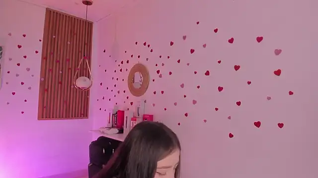 TiffanyWright online show from March 13, 2:07 pm