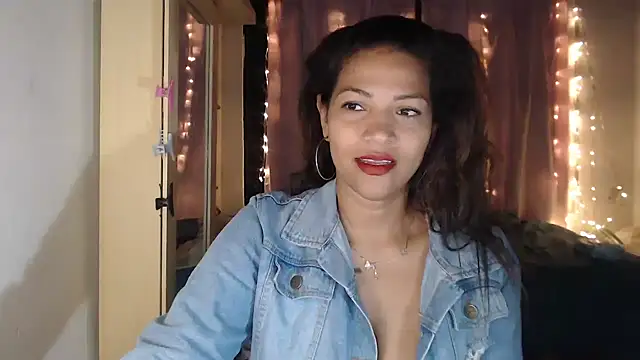 makennaa  online show from September 12, 10:24 am