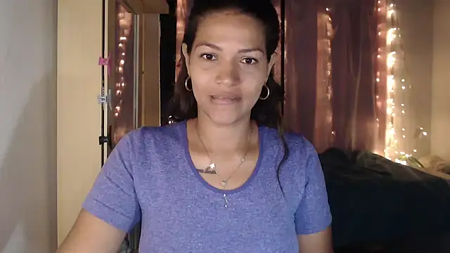 makennaa  online show from September 11, 10:15 am