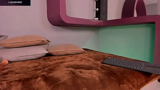 morganlake  online show from December 22, 3:42 am