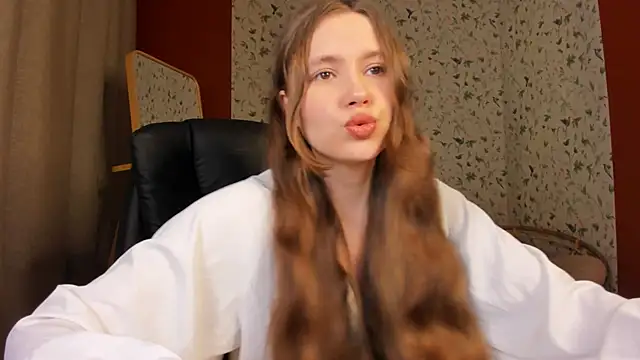 MaryannSoftt online show from November 28, 4:10 pm