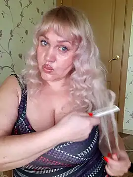 IsabellaBoni online show from June 3, 6:03 am