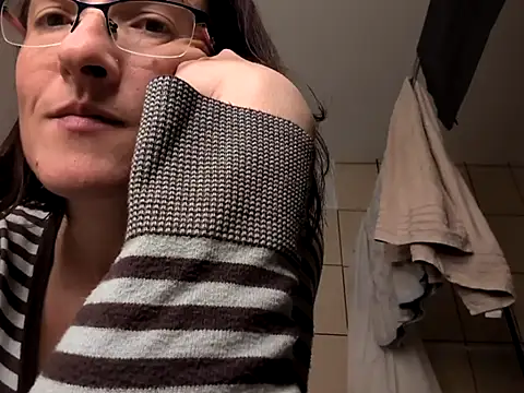 Milky hairy mommy online show from September 26, 8:06 pm