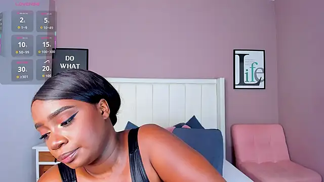 Britanymooree online show from November 3, 7:51 pm