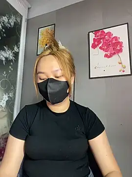 Odette68 online show from April 17, 4:25 am