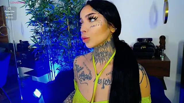 CreamyInkky  online show from December 5, 6:46 am